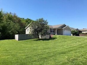 Building Photo - 201 Highland Ridge Dr