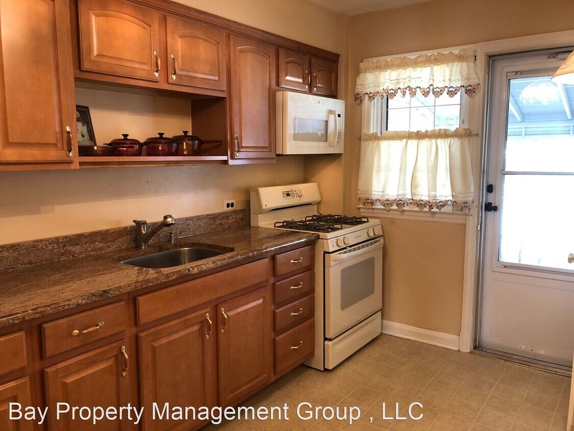 3 br, 1.5 bath House 6030 Edmondson Avenue House Rental in