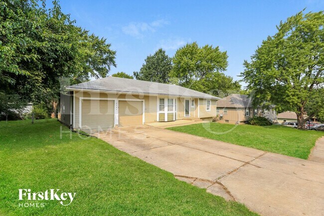 Building Photo - 8304 Hunter