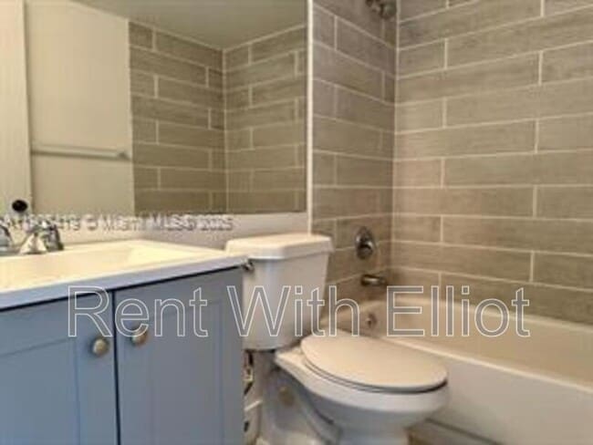 Photo - 610 S Park Rd Apartment