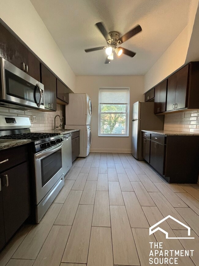 Foto del edificio - 1544 W Birchwood Ave