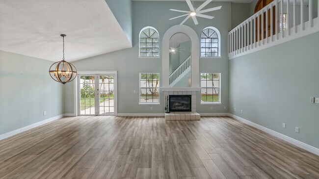 Foto del edificio - 468 Queensbridge Dr