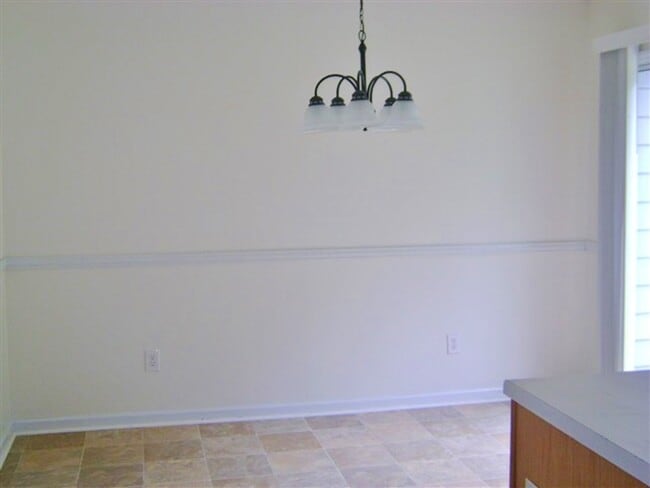 Building Photo - 501 Greenleaf Ct