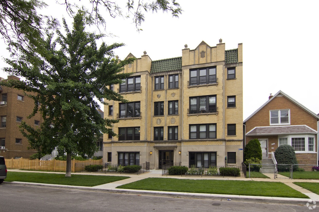 The Hermitage Apartments Chicago, IL