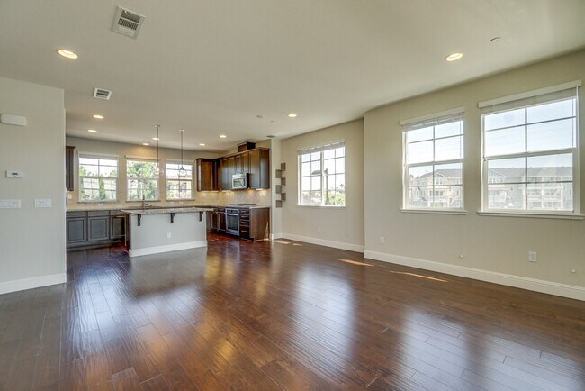Building Photo - 650 Bair Island Rd