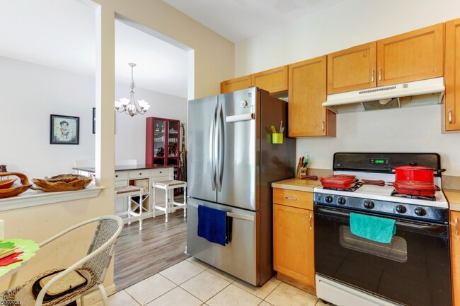 Foto del edificio - 376 Summerhill Dr