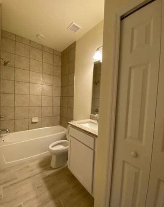 Foto del edificio - 1118 Albert Ave