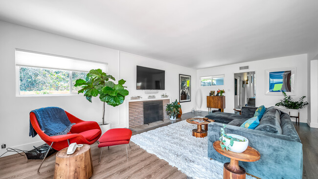 Foto del edificio - 404 Sunridge St
