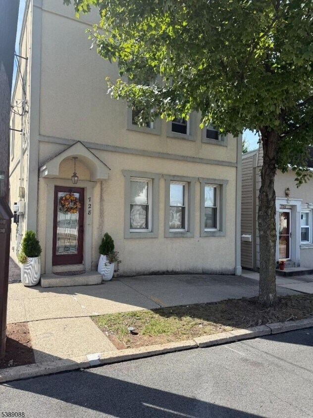 Foto principal - 728 3rd Ave