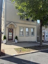 Building Photo - 728 3rd Ave
