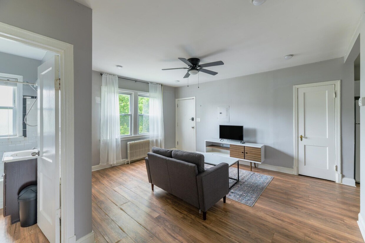 Living room - 1613 F St NE