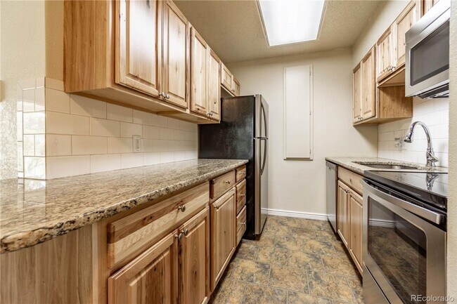 Foto del edificio - 2 bedroom condo for immediate rental ** SE...