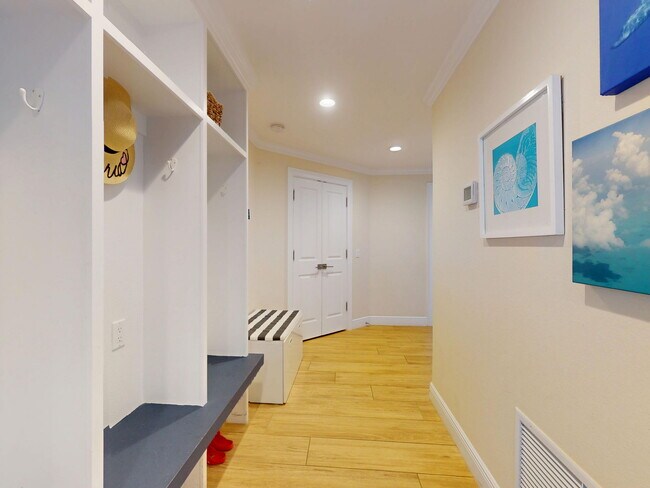 Foto del edificio - 1803 Beacon St