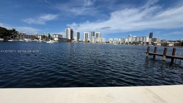 Foto del edificio - 450 Golden Isles Dr