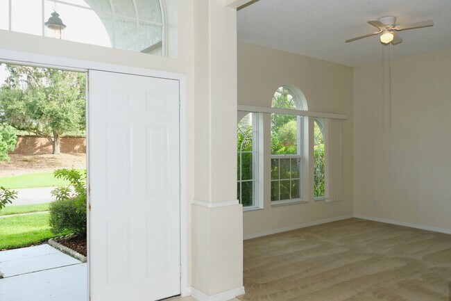 Foto del edificio - Beautiful, 3/2, single family, waterfront ...