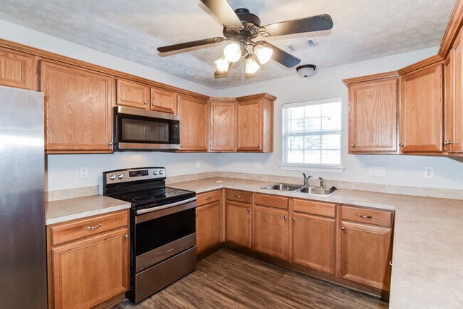 Foto del edificio - 231 Thornfield Dr