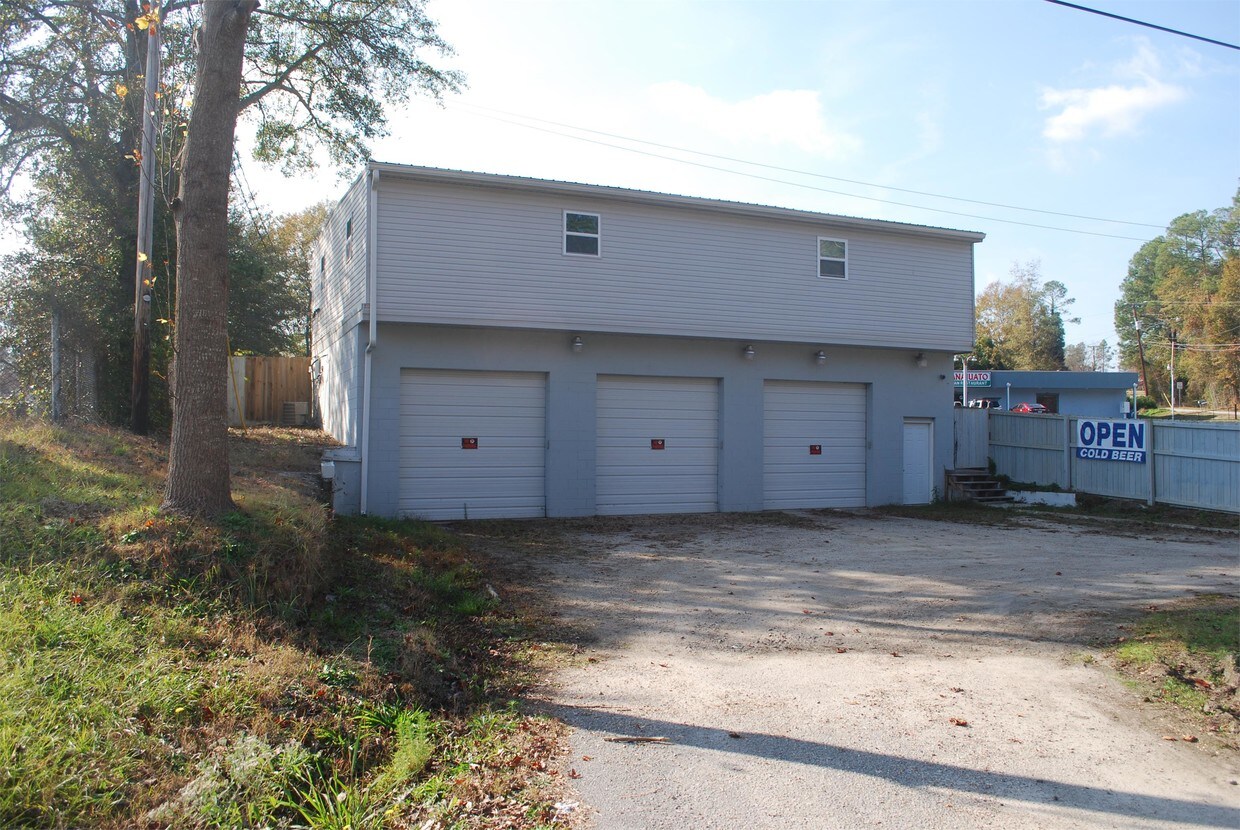Primary Photo - 995 Belvedere Clearwater Rd