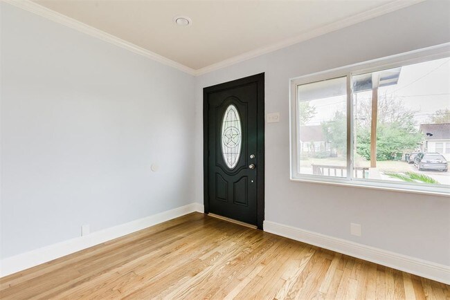 Foto del edificio - 817 Eleanor St