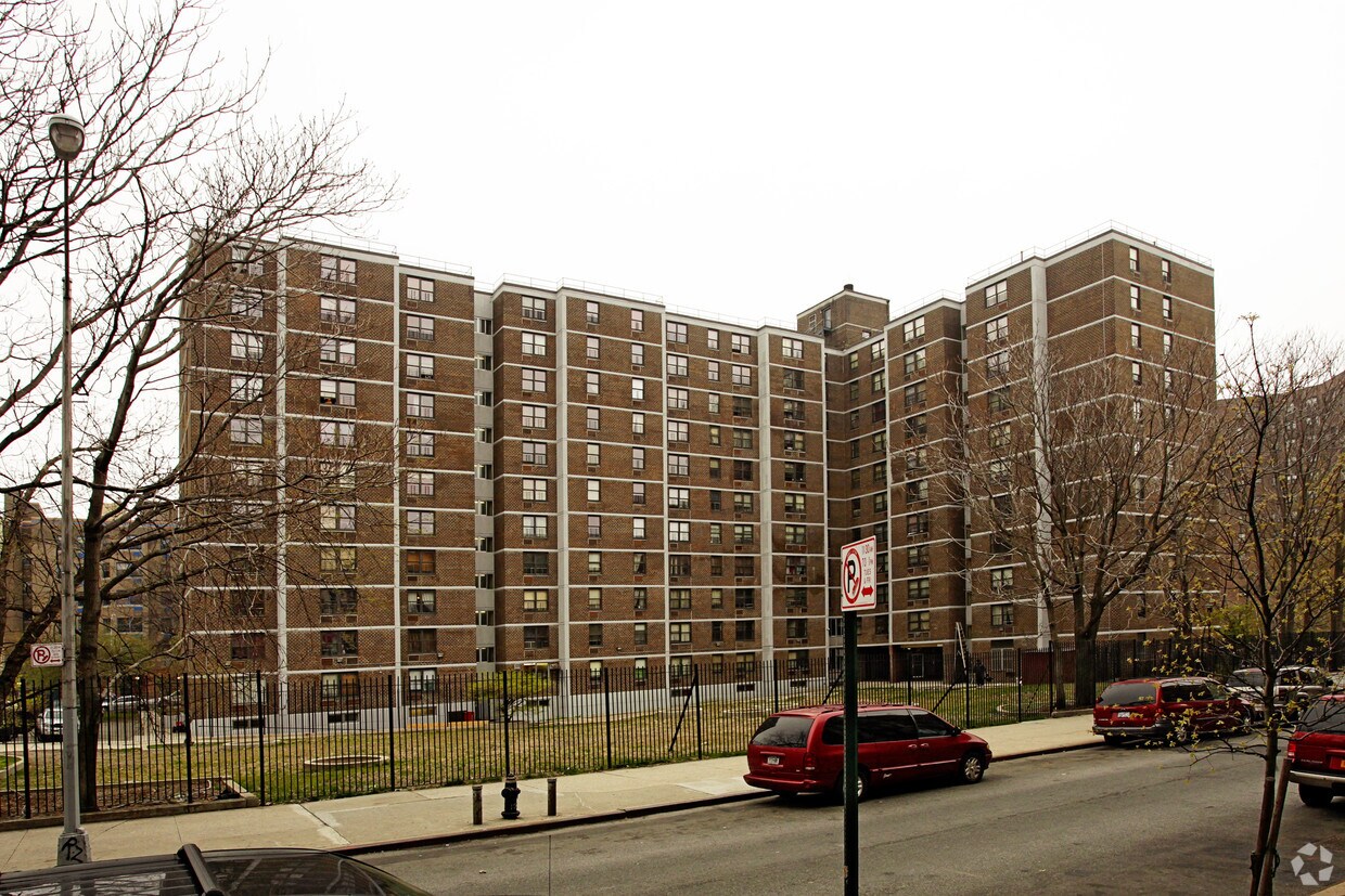Building Photo - 100 W 115th St