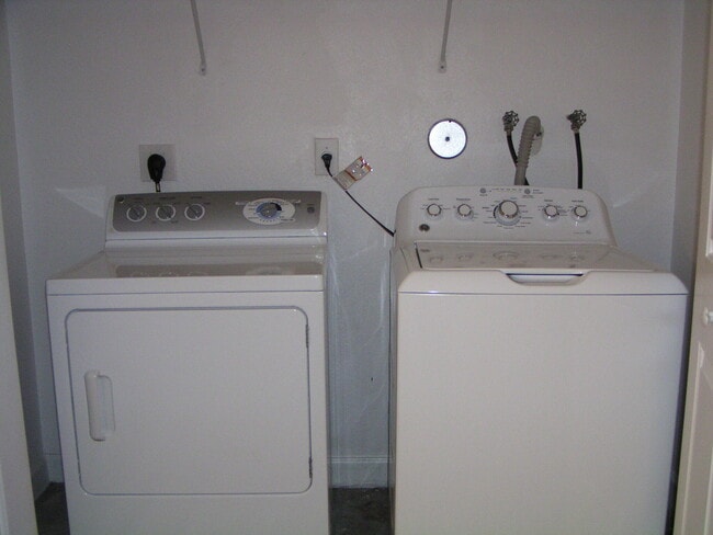 Foto del edificio - 3514 Shoma Dr