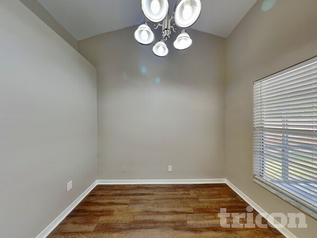 Foto del edificio - 5318 Southwick Dr