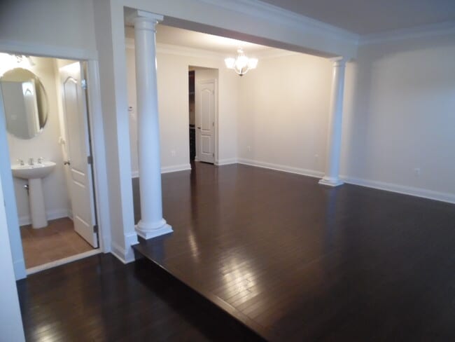 Building Photo - Luxury Townhome- Anne Arundel, MD