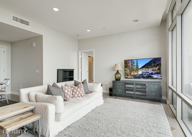 Building Photo - 1 br, 1 bath Condo - 4242 Broadway