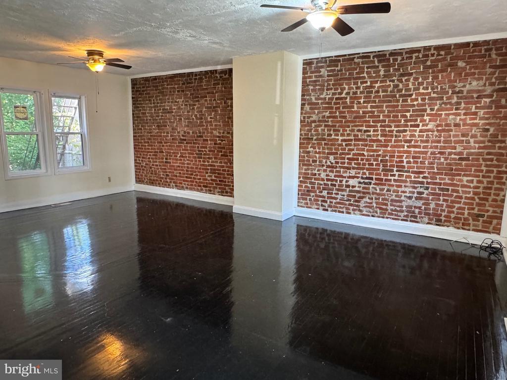 Foto principal - 2411 West St