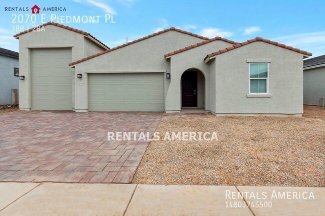 Building Photo - Brand new home with a RV garage!