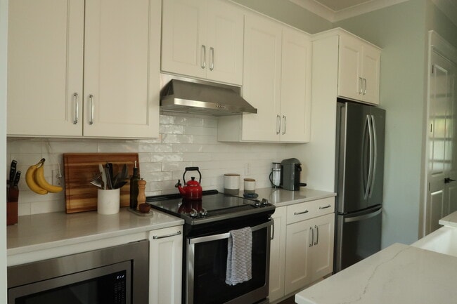 Building Photo - 994 Key Colony Ct