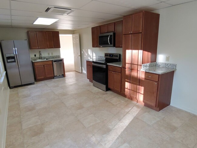 Building Photo - 103 Thornewood Dr
