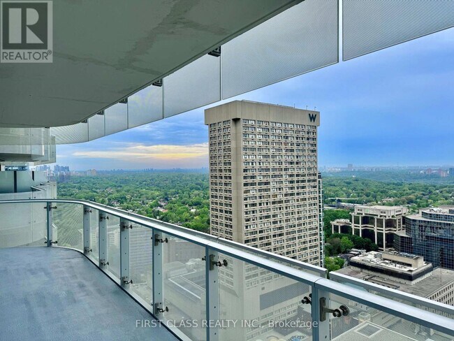 Building Photo - 1-2901 Bloor St E
