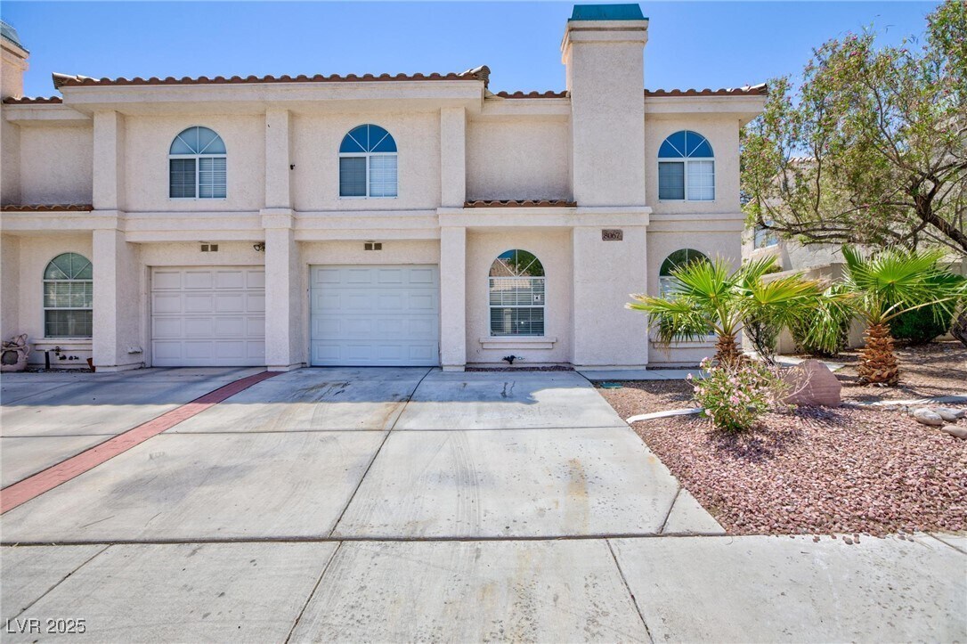 Foto principal - 8067 Dorinda Ave