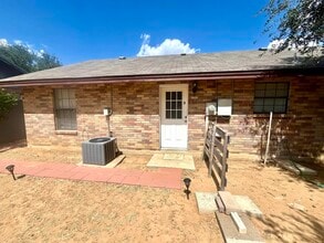 Building Photo - 306 La Herradura Ct
