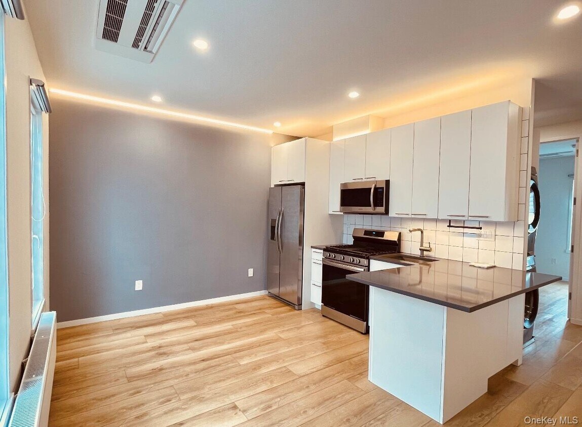 Foto principal - 71-53 69th Pl