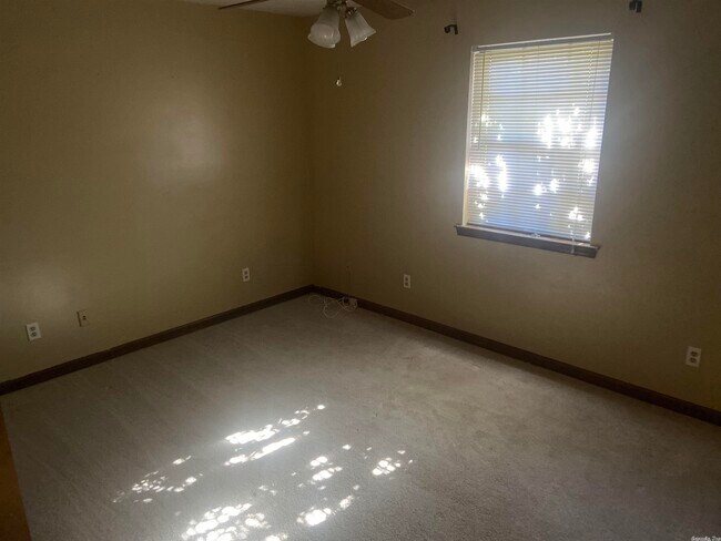 Building Photo - 7 Yazoo Cir