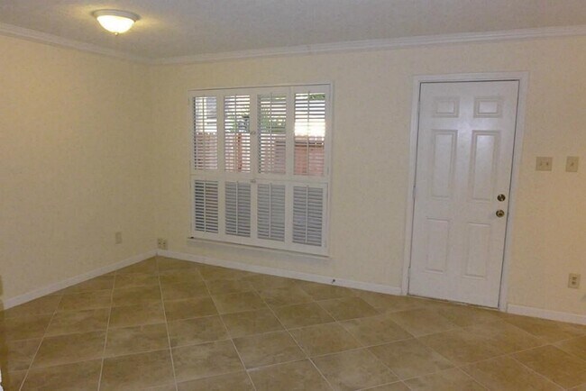 Foto del edificio - 14119 Briarsage Ct