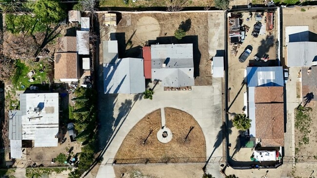 Building Photo - 25595 5th St