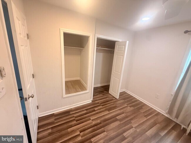 Foto del edificio - 434 Timberlake Rd