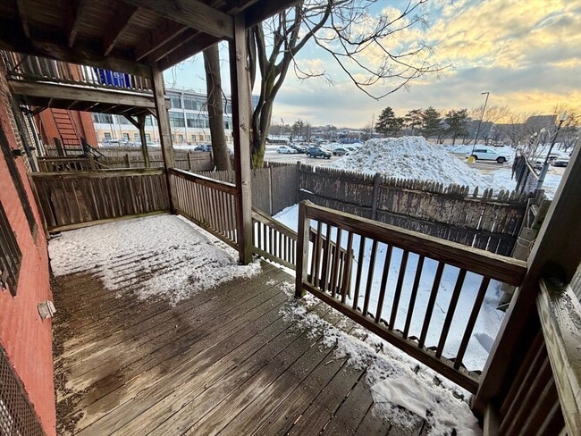 Building Photo - 43 Thorndike St