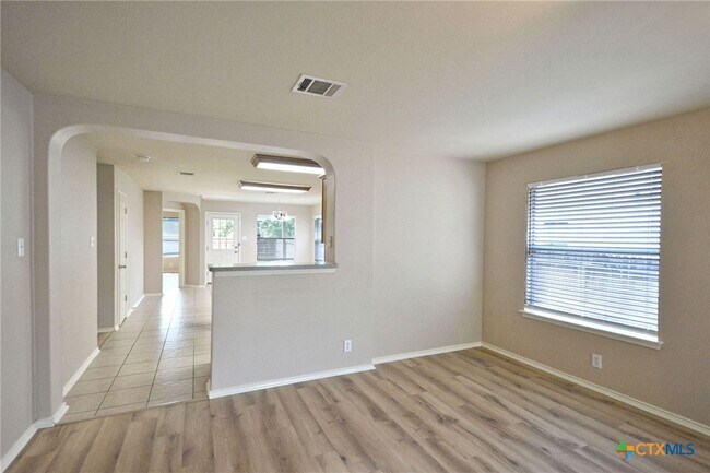 Building Photo - 2489 Medina Dr