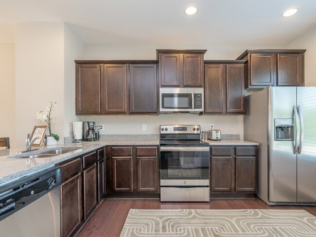 Foto del edificio - 2828 Tryon Rd