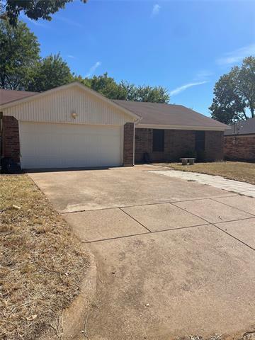 Building Photo - 6205 Maple Springs Dr