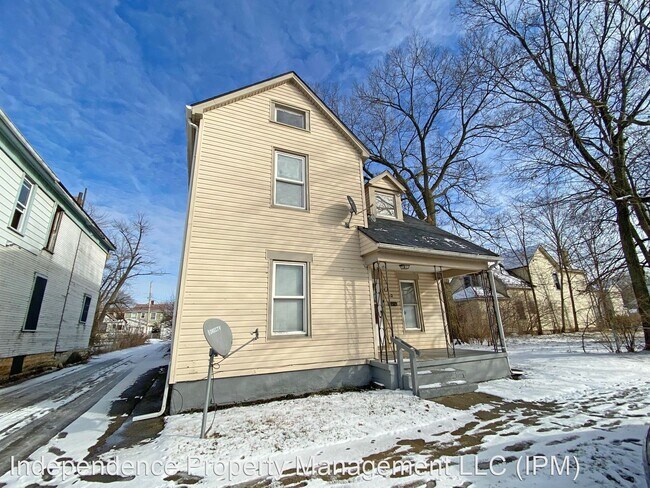 Building Photo - 3 br, 1.5 bath House - 52 S. Jersey St.
