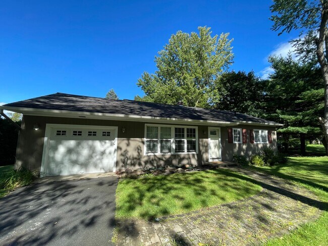 Foto del edificio - Beautiful and Quaint Home in a Great Neigh...