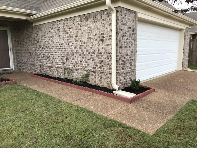 Building Photo - 1117 E Cortona Cir