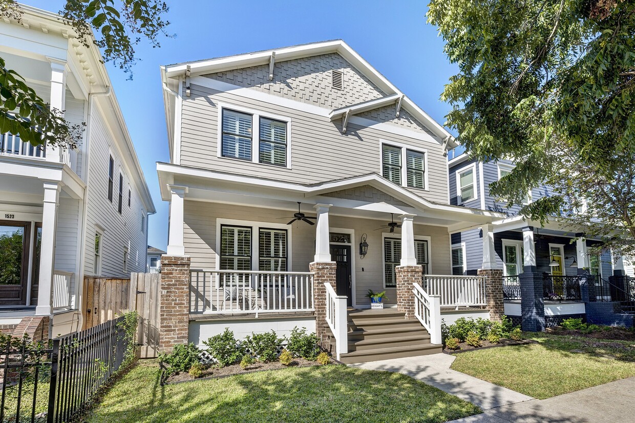 Primary Photo - 1525 Oxford St