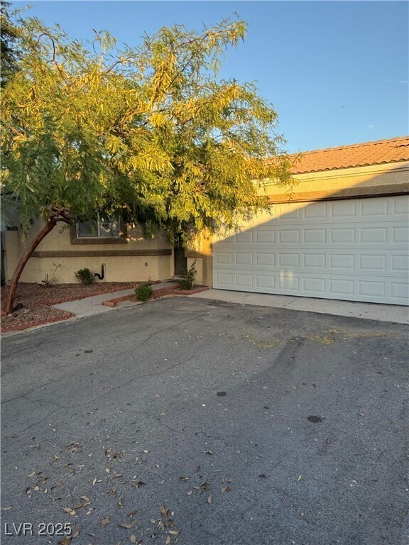 Foto del edificio - 5234 Jewel Canyon Dr