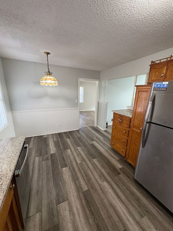 Foto del edificio - 11016 Herrick Ave