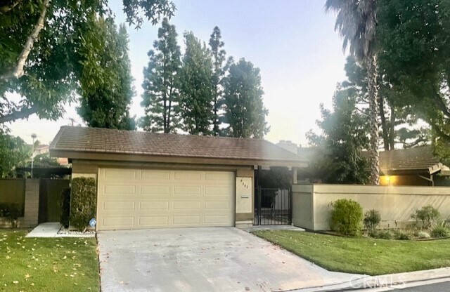 Foto del edificio - 9361 Tudor Ln